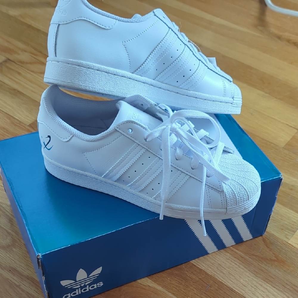 Adidas Superstar Women's 7.5 White With Company Logo NIB